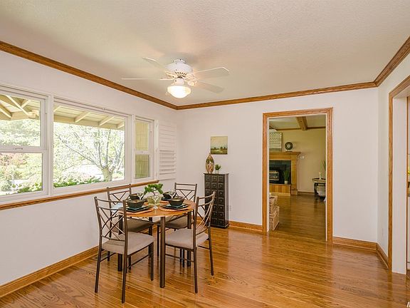5th image of 2966 Richardson Cir