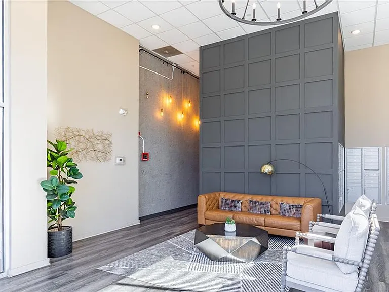 525 Parkway Dr #306 — Photo 15