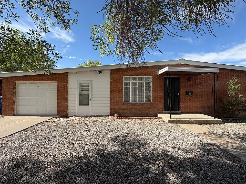 4712 Palo Duro Ave NE