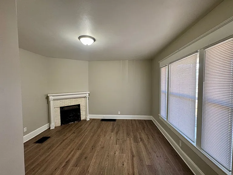 4725 Southern Pkwy #1 — Photo 9