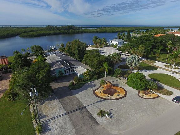2nd image of 285 Green Dolphin Dr