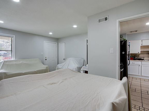 4th image of 3990 Bayliss Ave