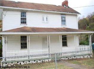 36 Congress Dr, Farmington, WV