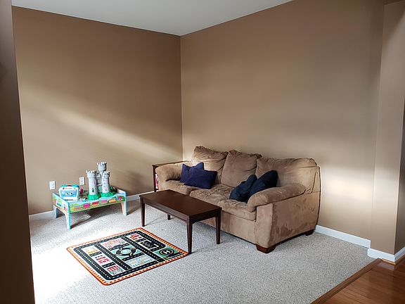Sitting room (left of entry)