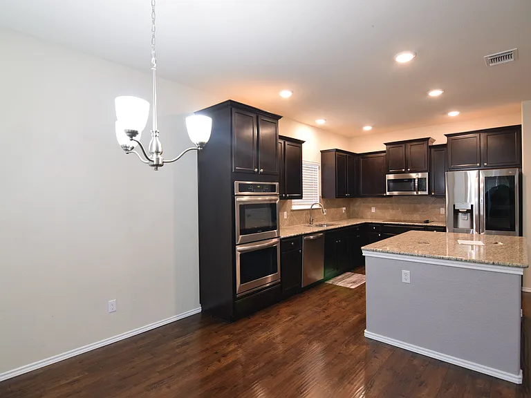 1114 Iron Glen Dr — Photo 4