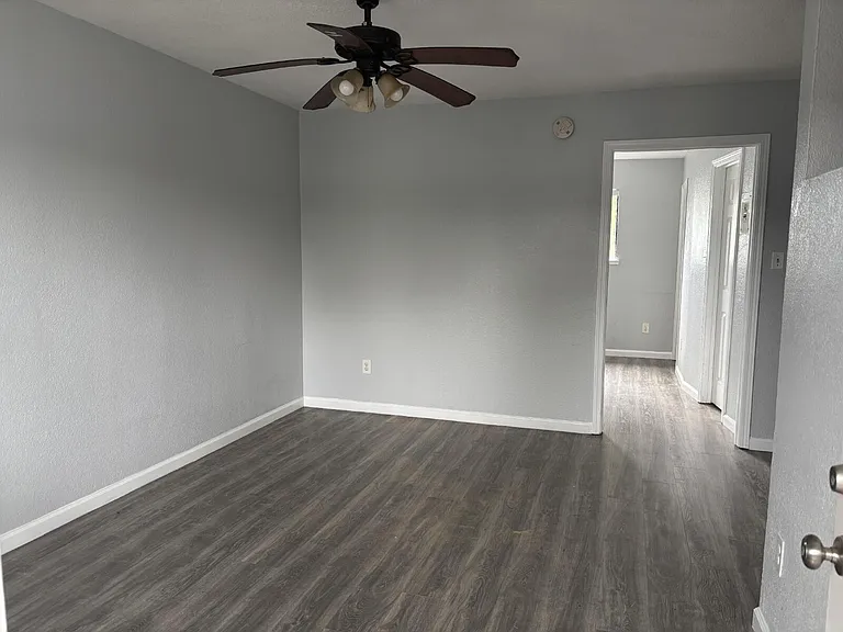 739 Dixieanne Ave #21 — Photo 3
