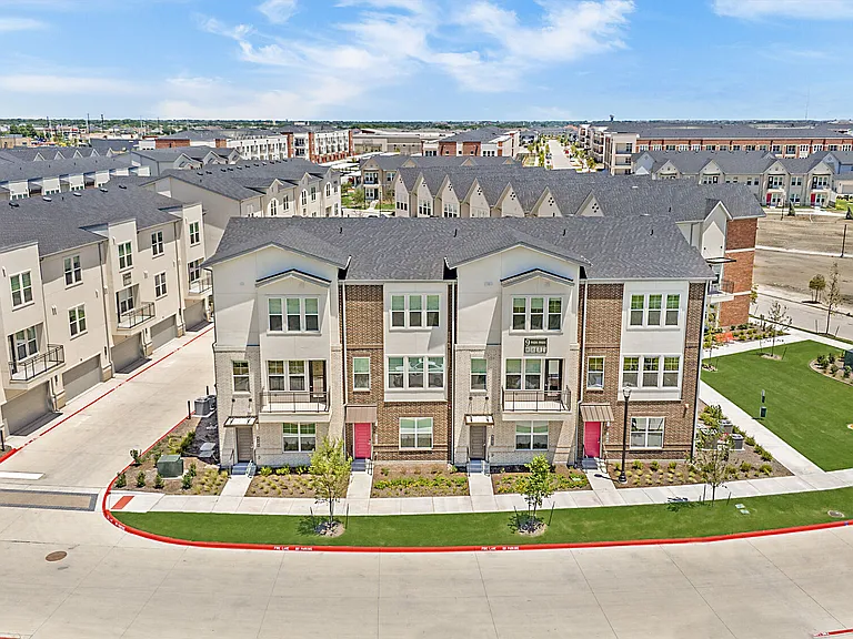 Village at Lexington Ranch — Photo 13