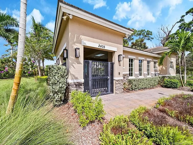 3521 SW Blackberry Ln — Photo 29