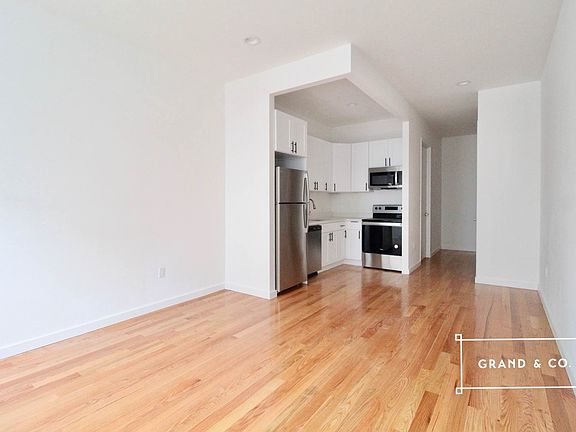 4th image of 427 Knickerbocker Ave #2B