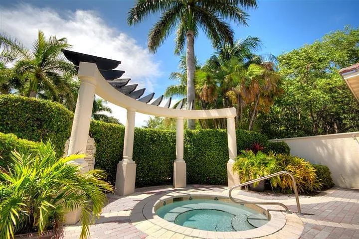 4307 Tuscany Way — Photo 31