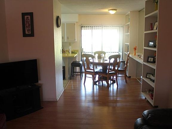 5th image of 1920 E Edgewood Dr