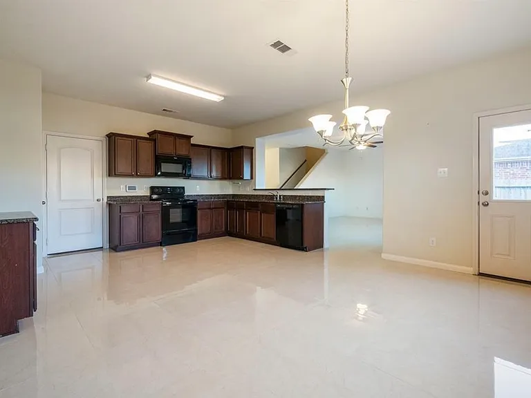 9439 Grand Spark Dr — Photo 8