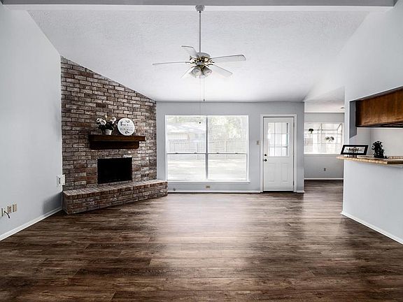 3rd image of 3711 Deerbrook Dr