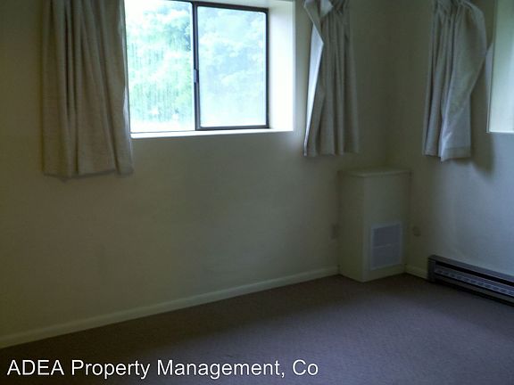 4th image of 2242 Raymond Ave