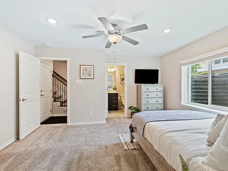 245 Adams St — Photo 35