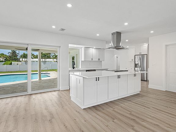 5th image of 970 SW 7th St