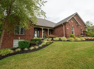 5503 Easum Pine Ct, Louisville, KY 40299