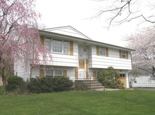 15 Grandin Dr, Flemington, NJ 08822