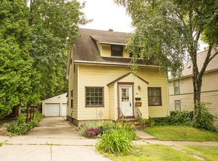696 Surrey Ave, Saint Paul, MN 55106