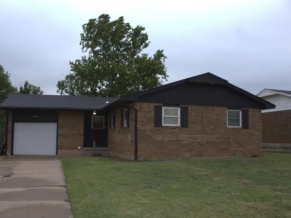 1306 SE Barclay Rd, Lawton, OK 73501