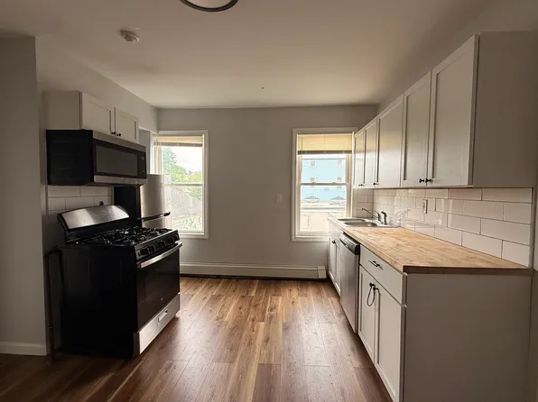 125 Knight St Floor 3, Providence, RI 02909