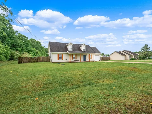 1026 E McCoury Ln, Murfreesboro, TN 37130