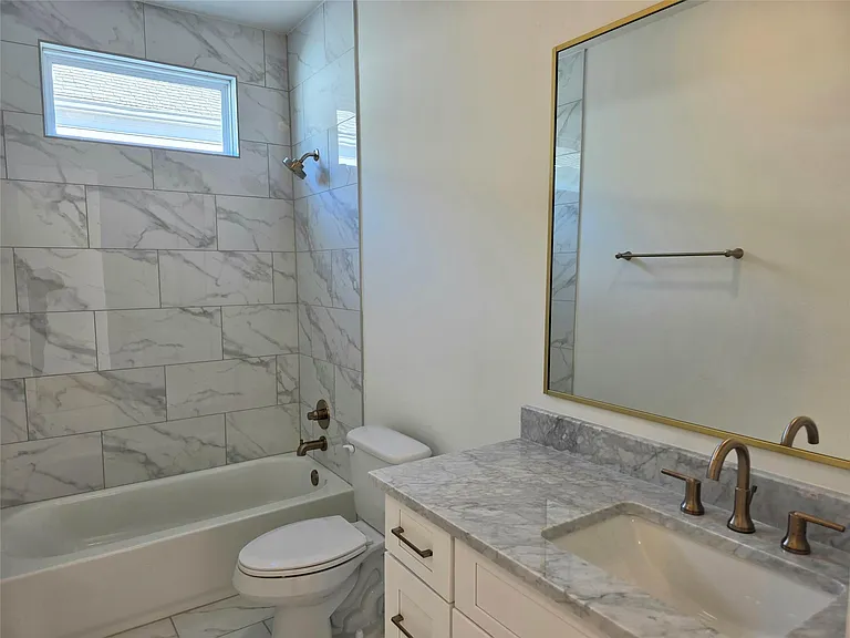 613 W 26th St — Photo 19
