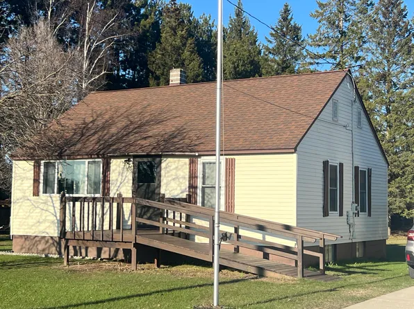 815 E Limits St, Newberry, MI 49868