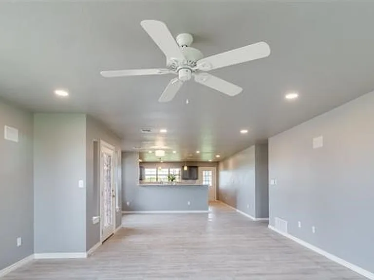 640 SW Dani Ann Ln — Photo 6