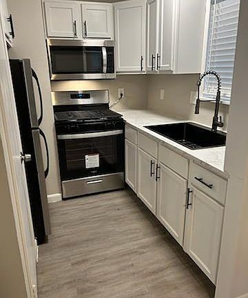 5th image of 119 Andrews St #104