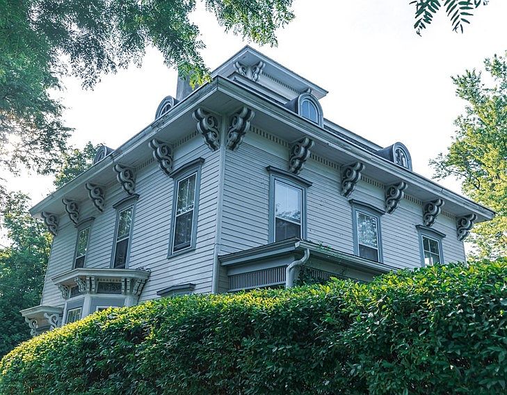 1st image of 102 1st St #4