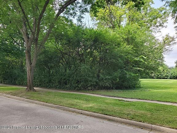 3rd image of 748 Touraine Ave
