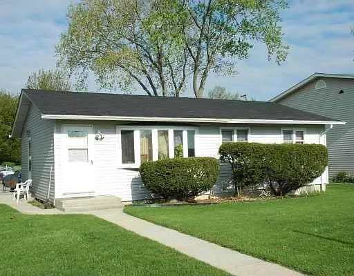 2036 Lewis Ave photo 1