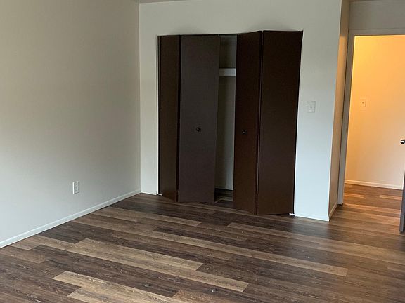 5th image of 2403 Mackinaw St APT B23