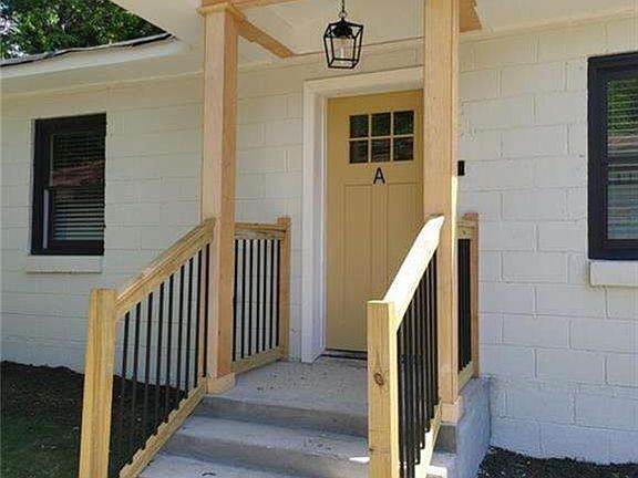 3rd image of 1040 Garibaldi St SW