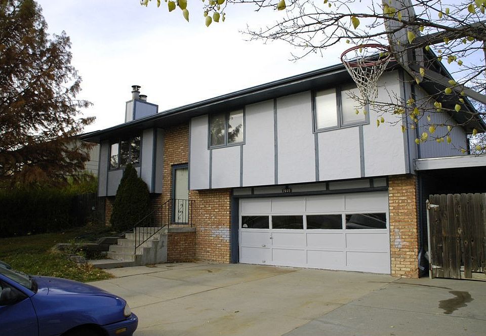 1940 Montclair Dr