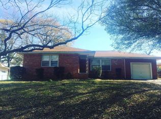 127 Brierwood Dr, Palestine, TX 75801