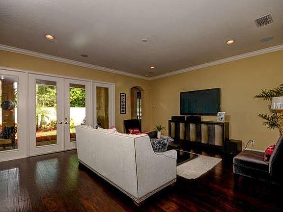 4th image of 3409 W San Pedro St