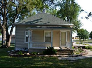 821 E Benton St, Winterset, IA 50273