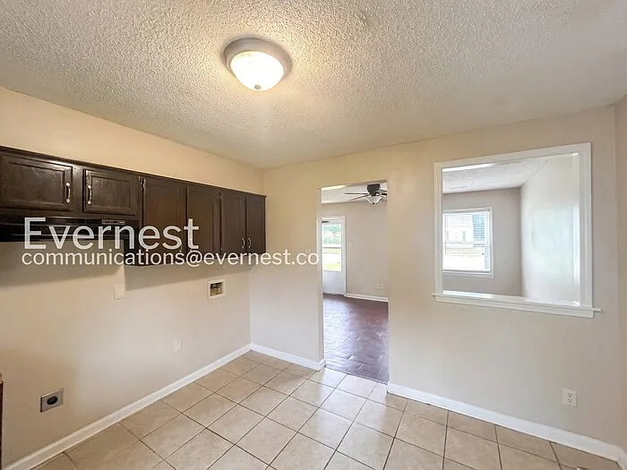 4909 Buford Ave — Photo 5