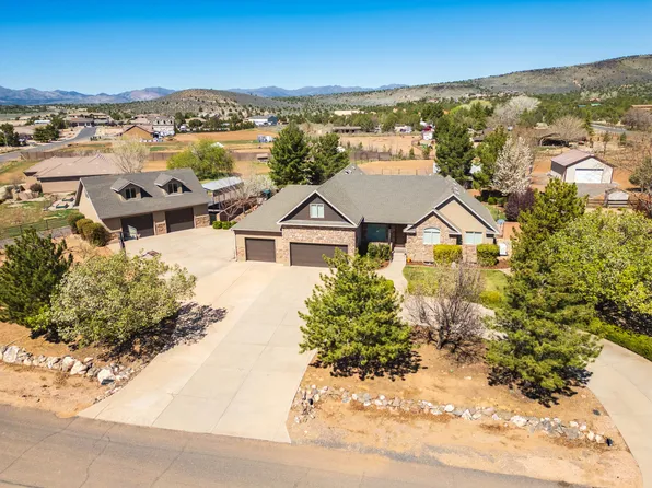 346 W Canyon Trails Dr, Dammeron Valley, UT 84783