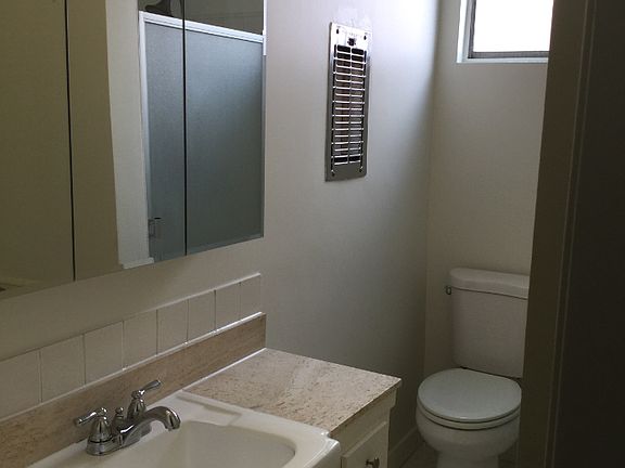 4th image of 1016 N Laurel Ave APT 01