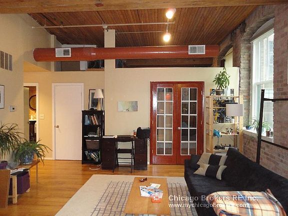 2nd image of 900 S Wabash Ave #105