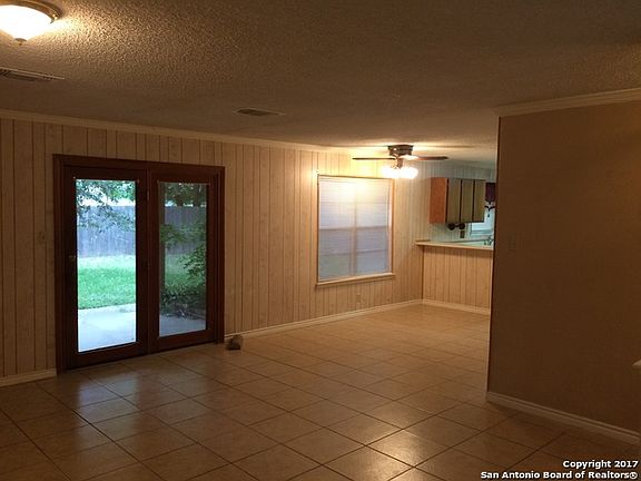 3rd image of 3007 Lake Grande St