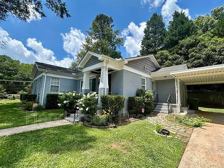 1323 Carolyn Dr — Photo 2