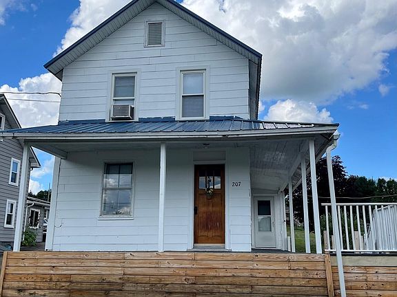 3rd image of 207 Mary Ln