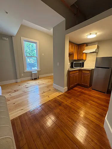 386 Common St #12 Photo 1