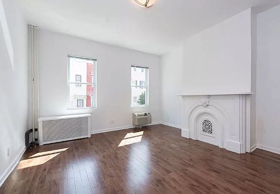 2nd image of 77 Newel St #1