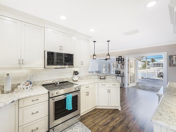 4th image of 821 Apple Ct