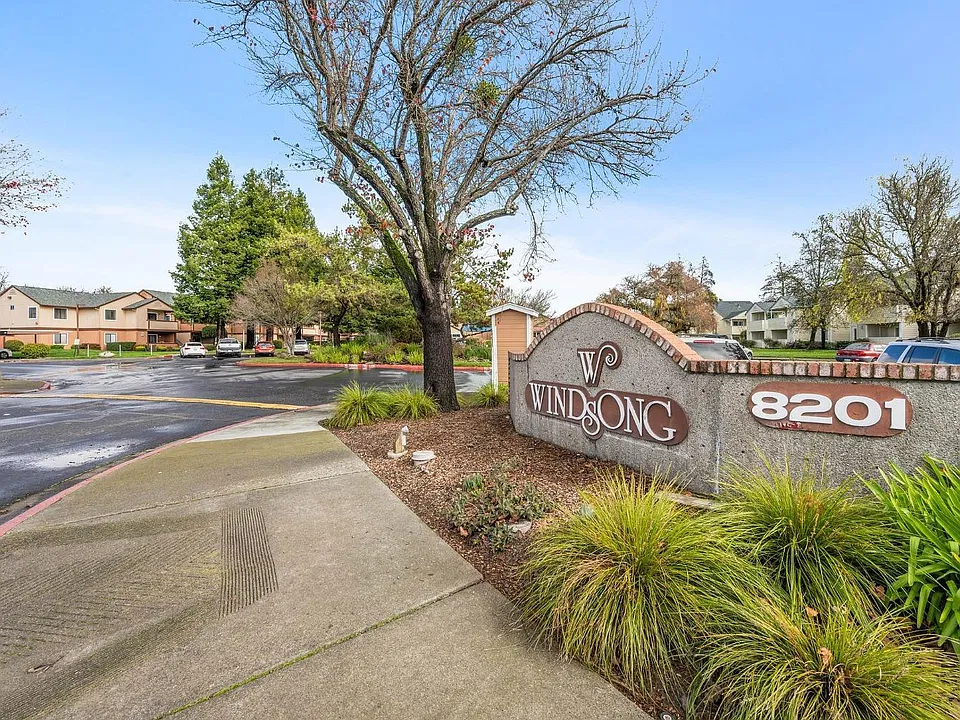 8201 Camino Colegio Dr